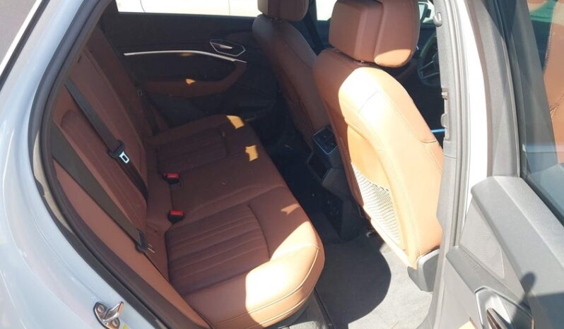 
								2024 Audi Q8 full									