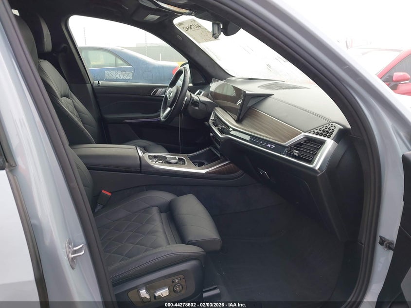 2024 BMW X7
