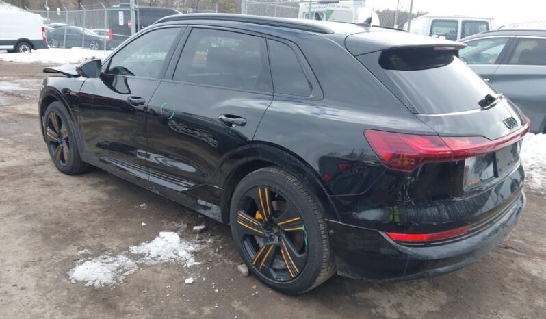 
								2023 Audi E-tron full									