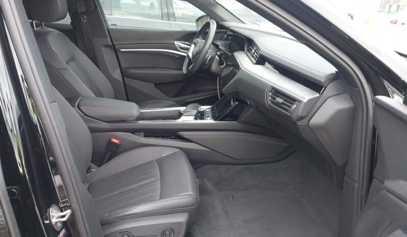 
								2023 Audi E-tron full									