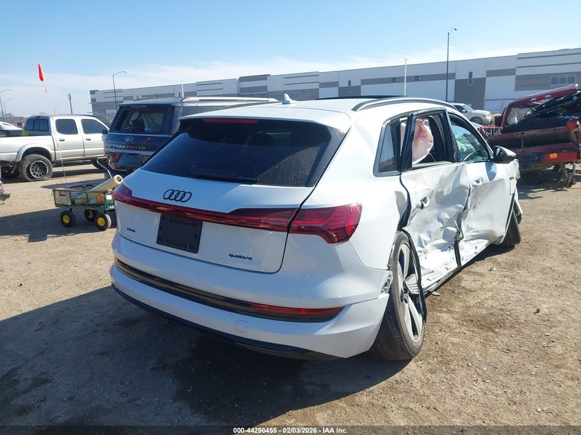 2022 Audi E-tron