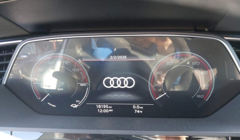 
								2022 Audi E-tron full									