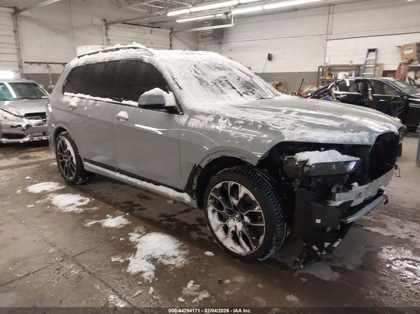 2023 BMW X7