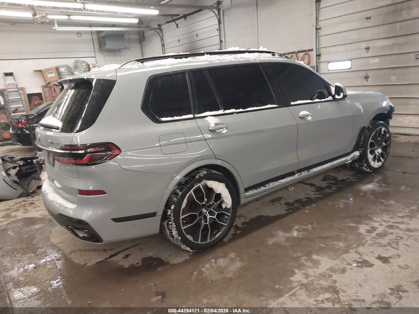 2023 BMW X7