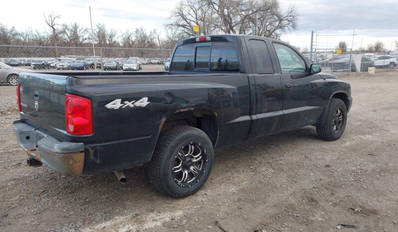 
								2006 Dodge Dakota full									