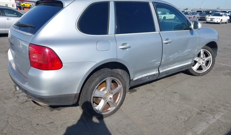 
								2004 Porsche Cayenne full									