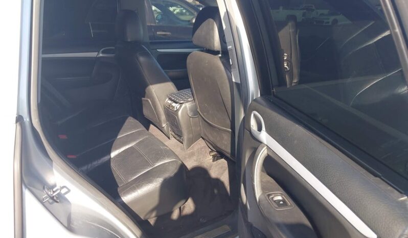 
								2004 Porsche Cayenne full									