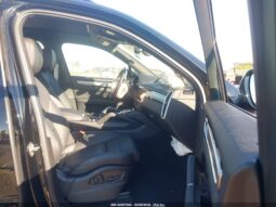 
										2023 Porsche Cayenne full									