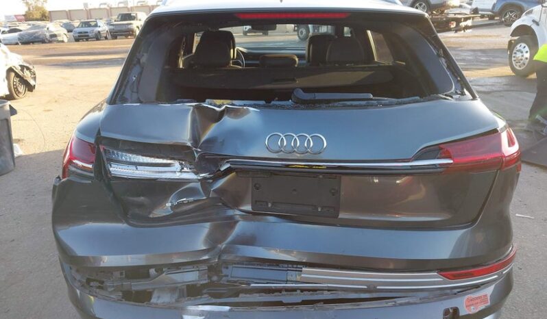 
								2019 Audi E-tron full									