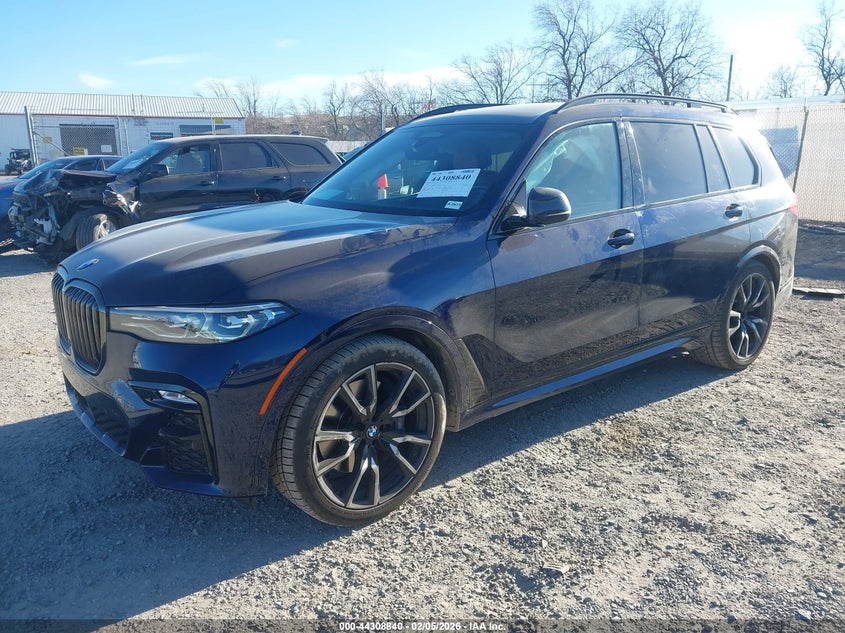 2022 BMW X7