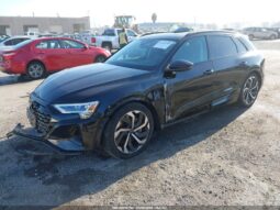 
										2024 Audi Q8 full									