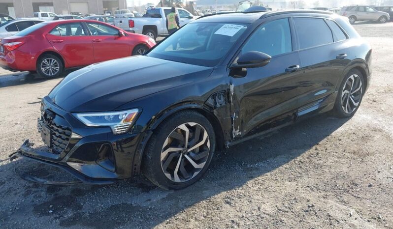 
								2024 Audi Q8 full									