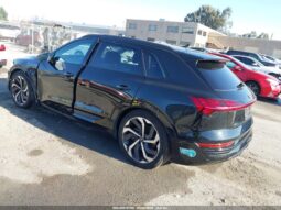 
										2024 Audi Q8 full									
