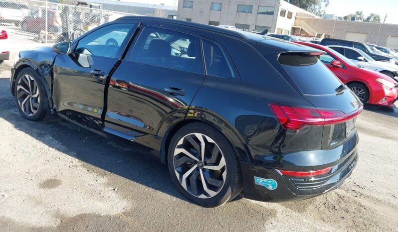 
								2024 Audi Q8 full									