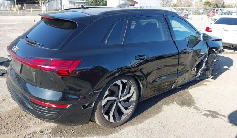 
								2024 Audi Q8 full									