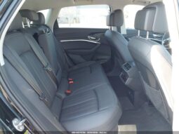 
										2024 Audi Q8 full									