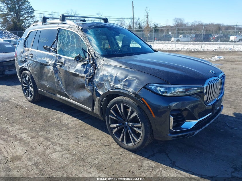 2021 BMW X7