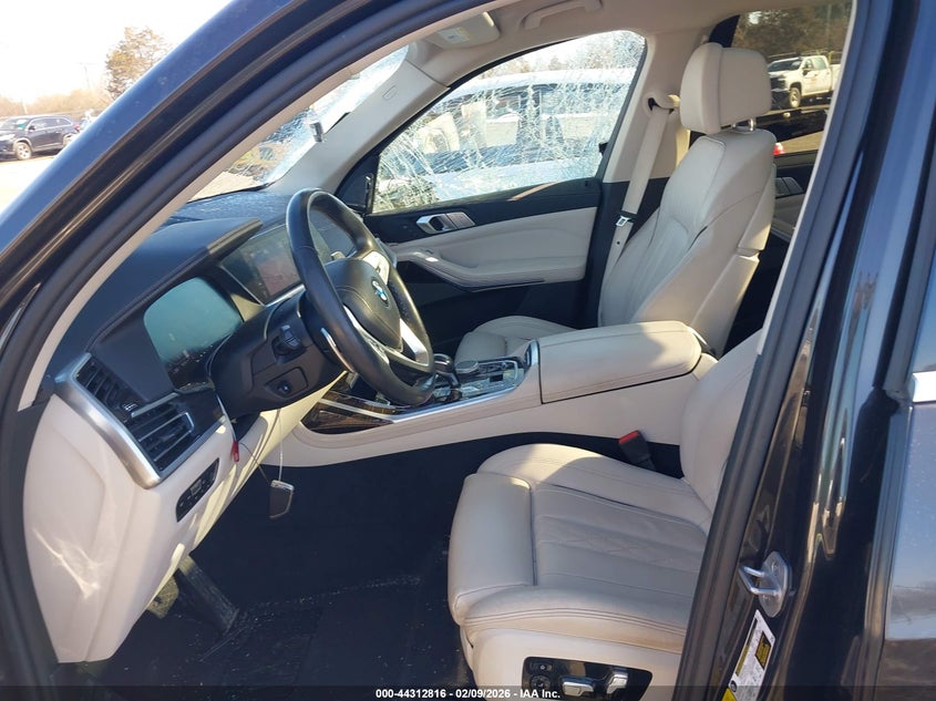 2021 BMW X7