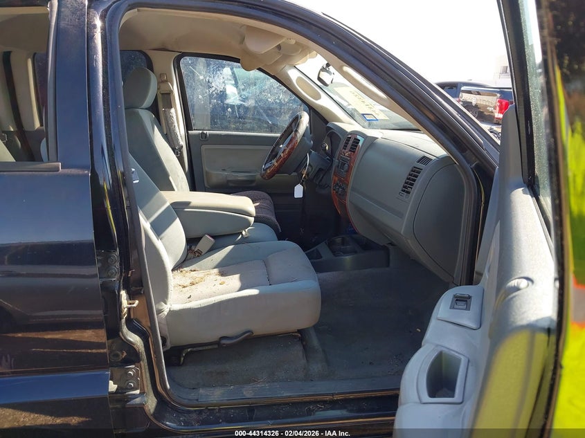 2005 Dodge Dakota
