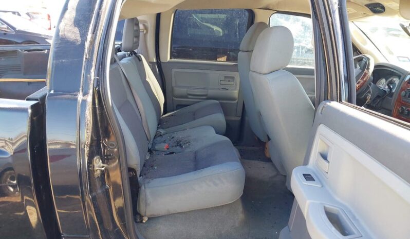 
								2005 Dodge Dakota full									