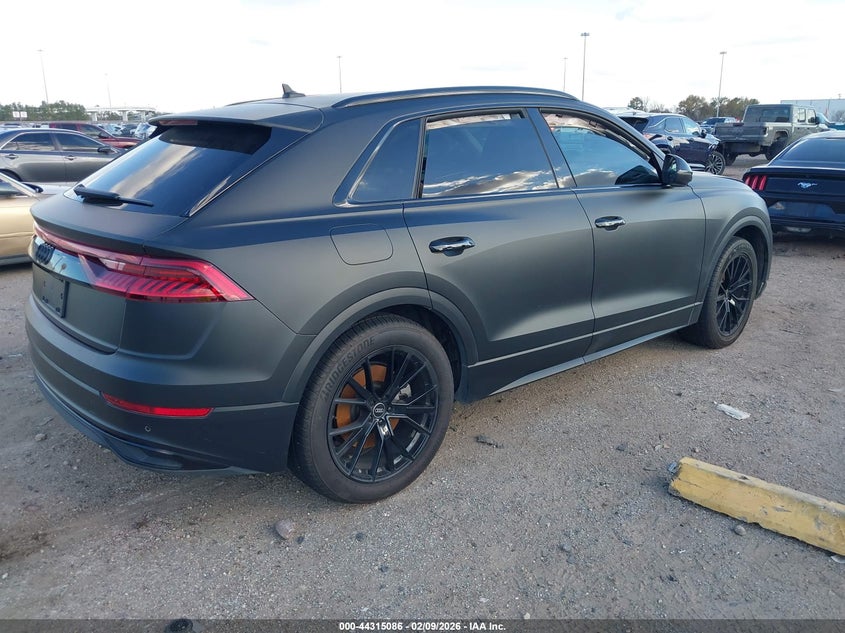 2022 Audi Q8