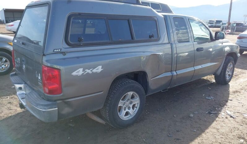 
								2005 Dodge Dakota full									