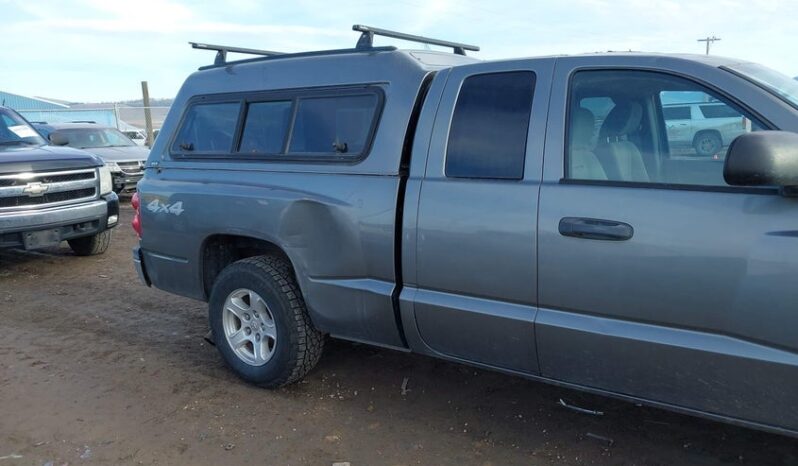 
								2005 Dodge Dakota full									