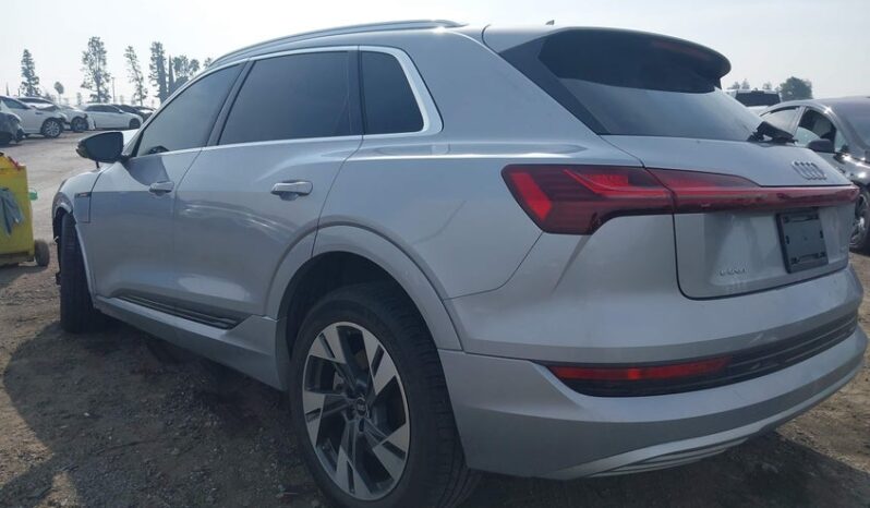 
								2022 Audi E-tron full									