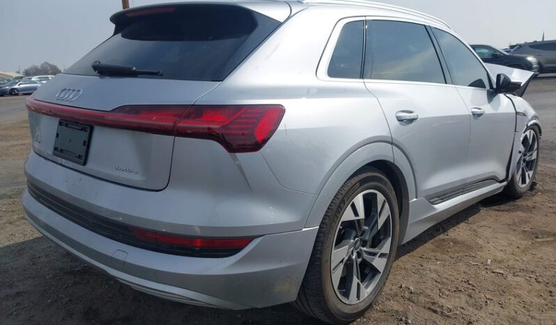 
								2022 Audi E-tron full									