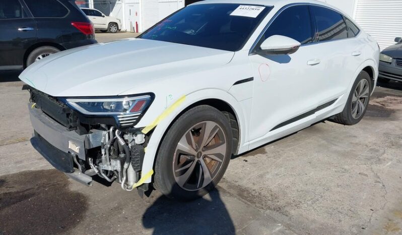 
								2024 Audi Q8 full									