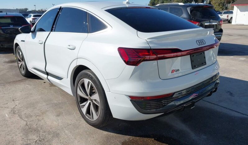 
								2024 Audi Q8 full									