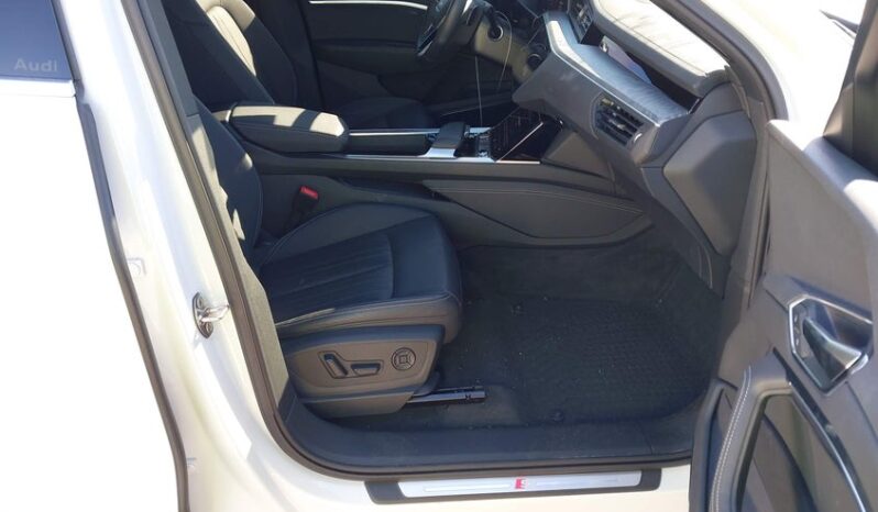 
								2024 Audi Q8 full									