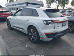 
										2024 Audi Q8 full									