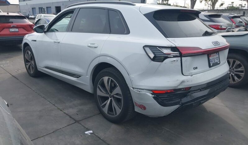 
								2024 Audi Q8 full									