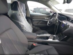 
										2024 Audi Q8 full									