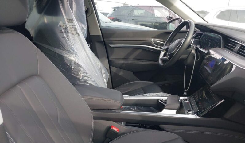 
								2024 Audi Q8 full									