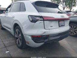 
										2024 Audi Q8 full									