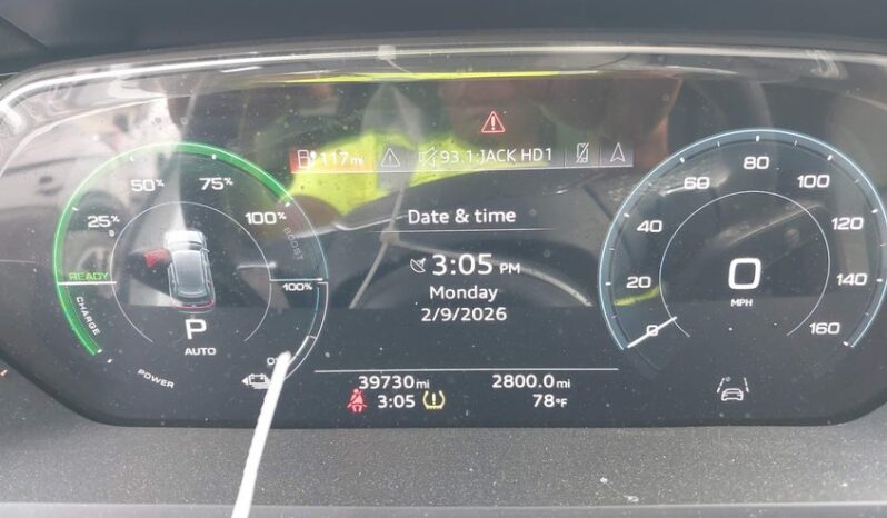 
								2024 Audi Q8 full									