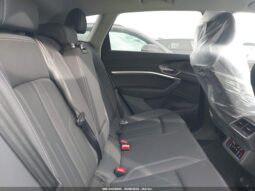 
										2024 Audi Q8 full									