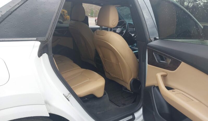 
								2020 Audi Q8 full									