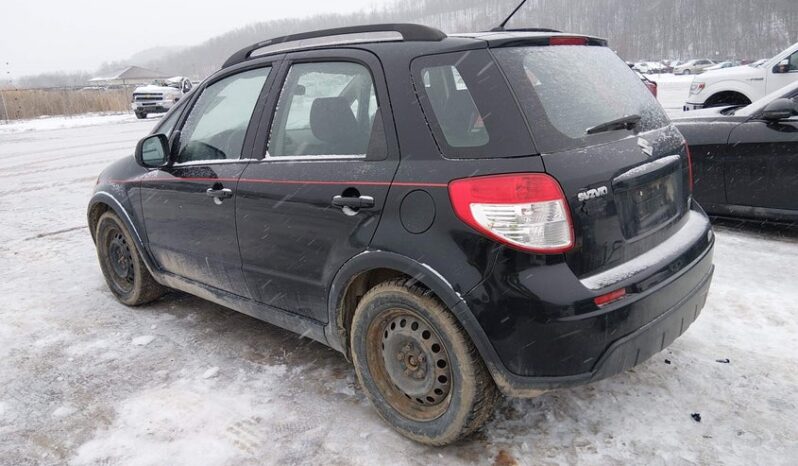
								2010 Suzuki Sx4 full									