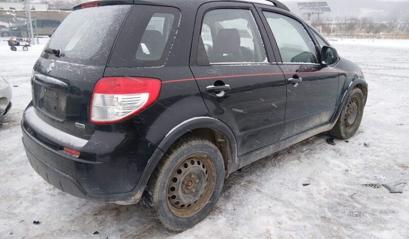 
								2010 Suzuki Sx4 full									