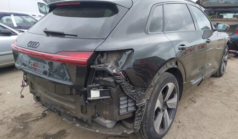 
								2022 Audi E-tron full									