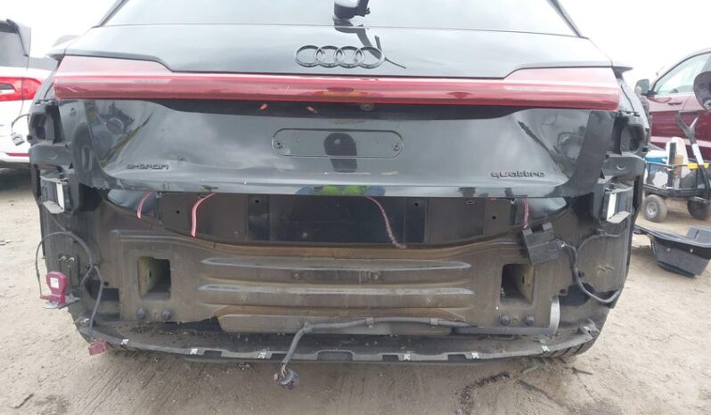 
								2022 Audi E-tron full									