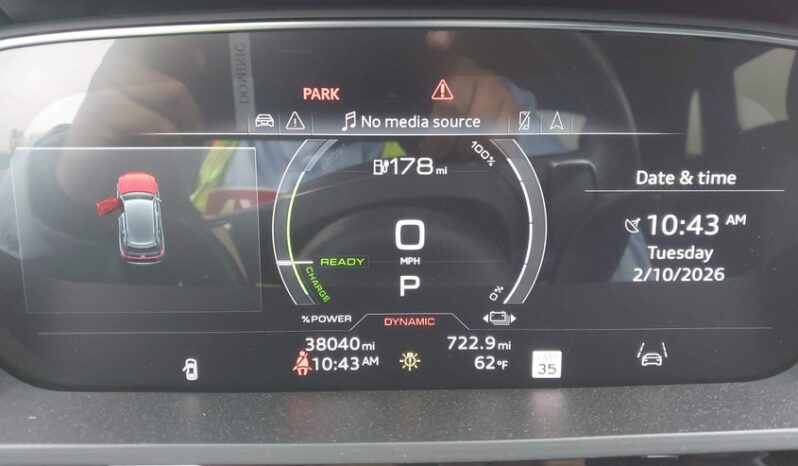 
								2022 Audi E-tron full									