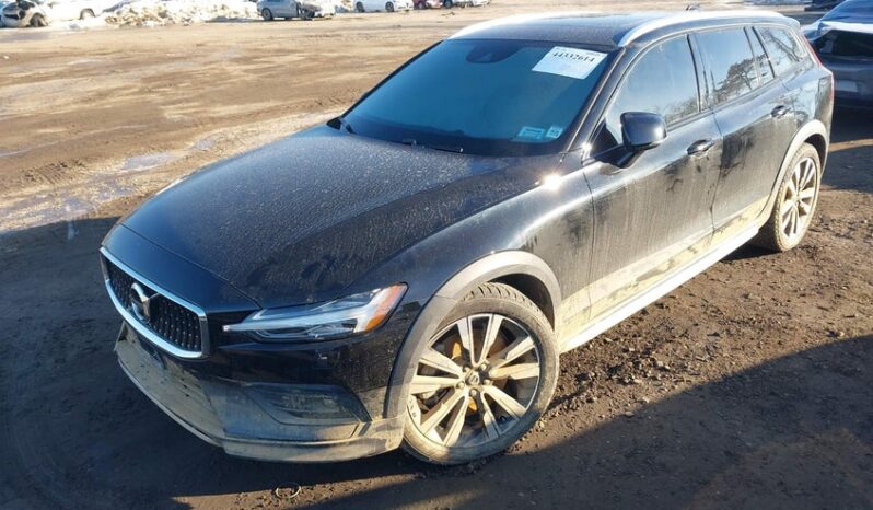 
								2022 Volvo V60 cross country full									