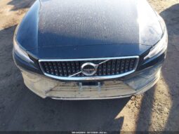
										2022 Volvo V60 cross country full									