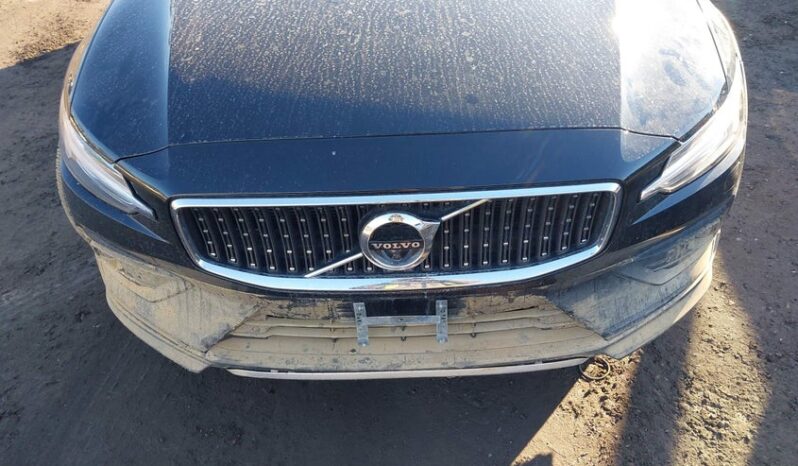 
								2022 Volvo V60 cross country full									