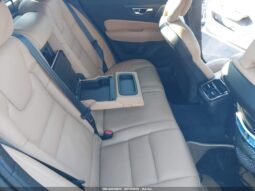 
										2022 Volvo V60 cross country full									