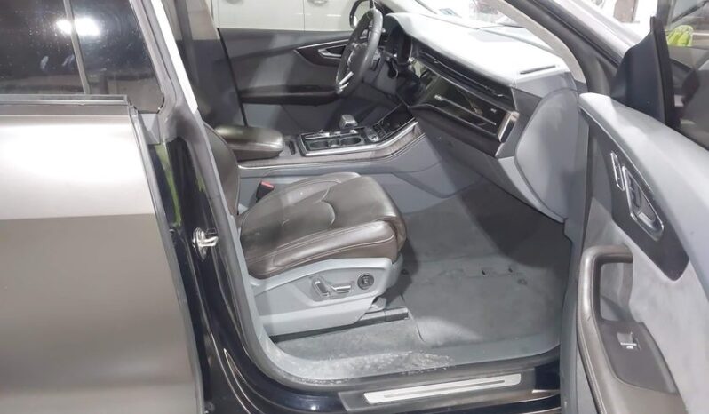 
								2019 Audi Q8 full									